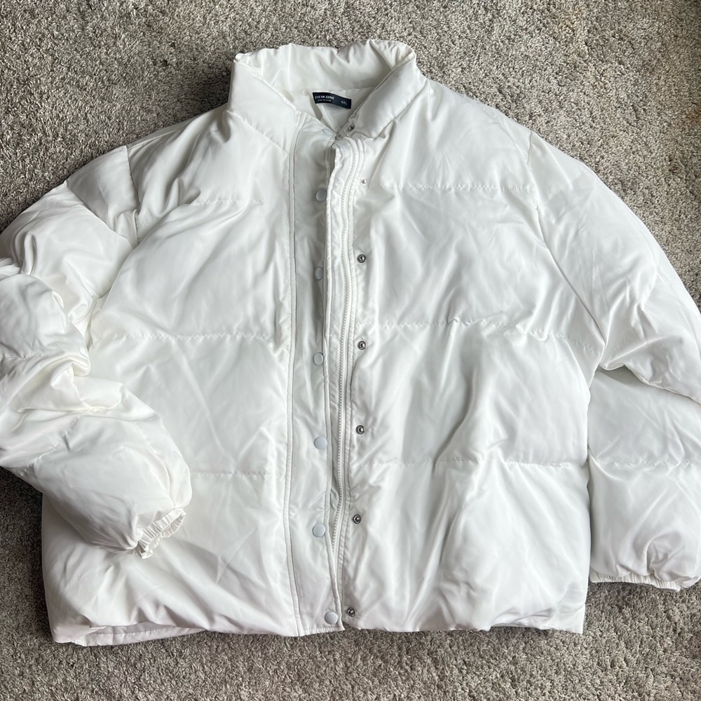 SHEIN White Puffer Jacket